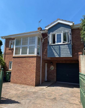 Detached house in the heart of a seaside town